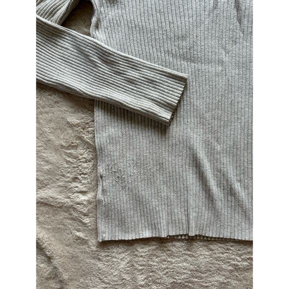 Ann Taylor Cream V-Neck Top Large - Picture 3 of 5